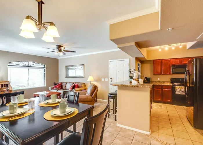 Condo: 0.3 Mi To Pickleball Courts! Holiday home
