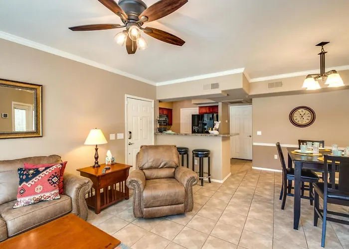 Holiday home Condo: 0.3 Mi To Pickleball Courts! *