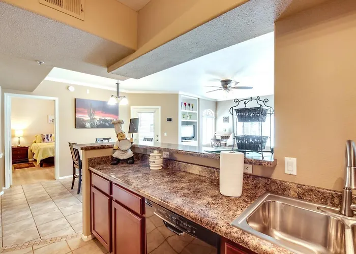 Condo: 0.3 Mi To Pickleball Courts! * Scottsdale